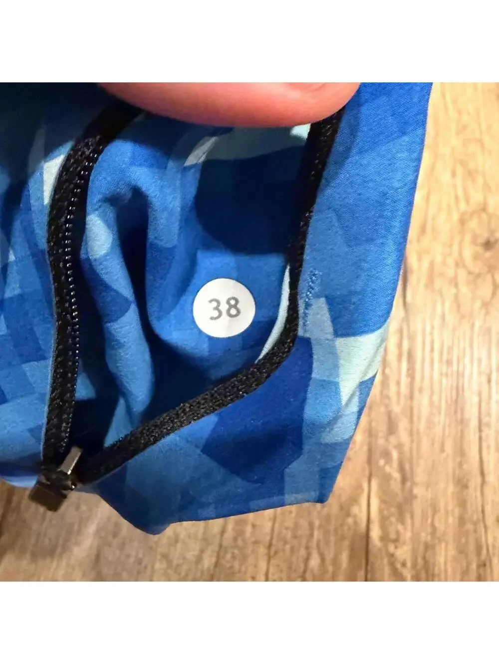 Lululemon El Current Shorts Size 38 in Blue Digital Pattern Swimsuit